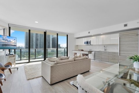 Condo in Miami, Florida, 3 bedrooms  № 1957229 - photo 6