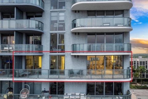 Condo in Miami, Florida, 3 bedrooms  № 1957229 - photo 26