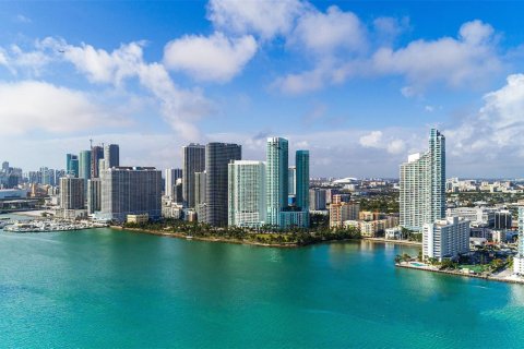 Condo in Miami, Florida, 2 bedrooms  № 1933963 - photo 12