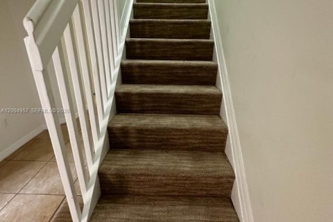 Townhouse in Dania Beach, Florida 3 bedrooms, 130.99 sq.m. № 2068998 - photo 3