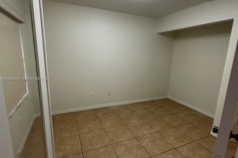 Townhouse in Dania Beach, Florida 3 bedrooms, 130.99 sq.m. № 2068998 - photo 8