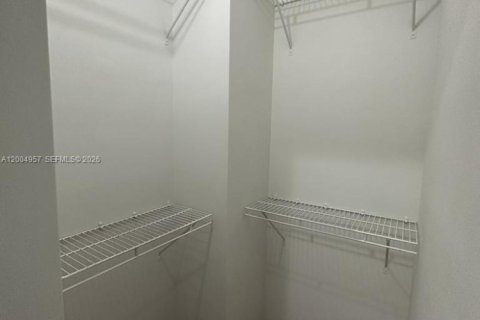 Townhouse in Dania Beach, Florida 3 bedrooms, 130.99 sq.m. № 2068998 - photo 5