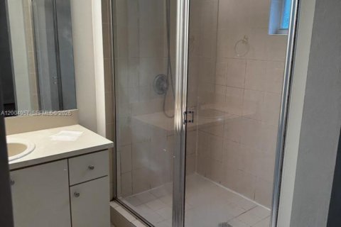 Townhouse in Dania Beach, Florida 3 bedrooms, 130.99 sq.m. № 2068998 - photo 7