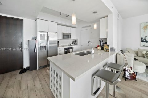 Condominio en venta en Miami, Florida, 1 dormitorio, 76.92 m2 № 2029071 - foto 6