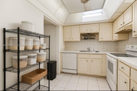 Condo in Coral Springs, Florida, 2 bedrooms  № 1890794 - photo 6