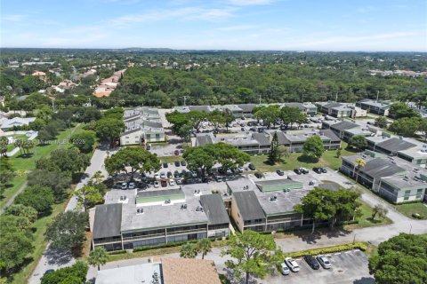 Condo in Coral Springs, Florida, 2 bedrooms  № 1890794 - photo 19
