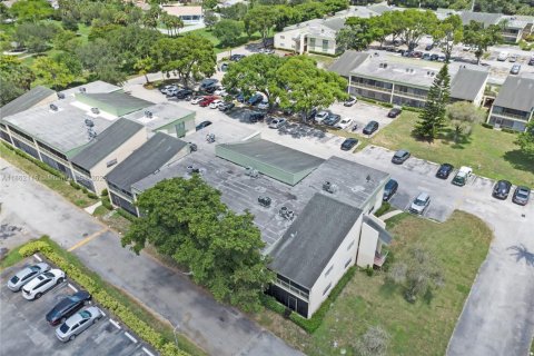 Condo in Coral Springs, Florida, 2 bedrooms  № 1890794 - photo 20