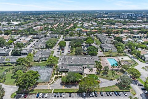 Condo in Coral Springs, Florida, 2 bedrooms  № 1890794 - photo 18