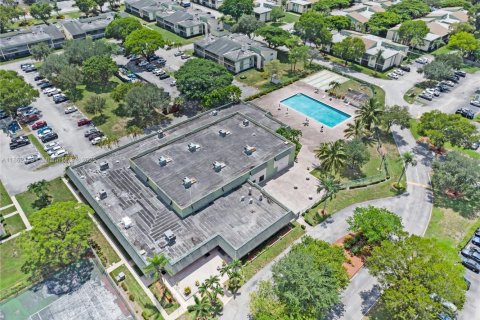 Condo in Coral Springs, Florida, 2 bedrooms  № 1890794 - photo 16