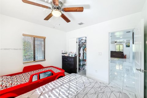 House in Miami, Florida 2 bedrooms, 85.84 sq.m. № 1928140 - photo 21