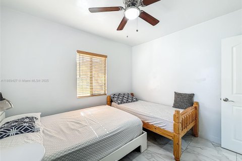 House in Miami, Florida 2 bedrooms, 85.84 sq.m. № 1928140 - photo 24