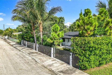 House in Miami, Florida 2 bedrooms, 85.84 sq.m. № 1928140 - photo 3