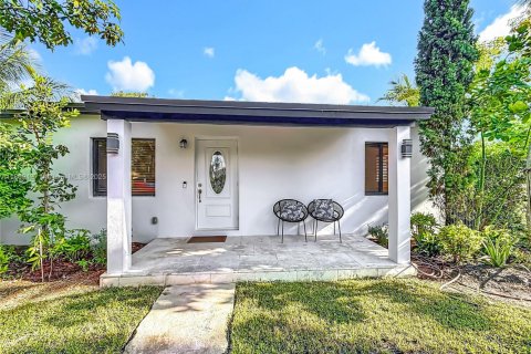 House in Miami, Florida 2 bedrooms, 85.84 sq.m. № 1928140 - photo 7