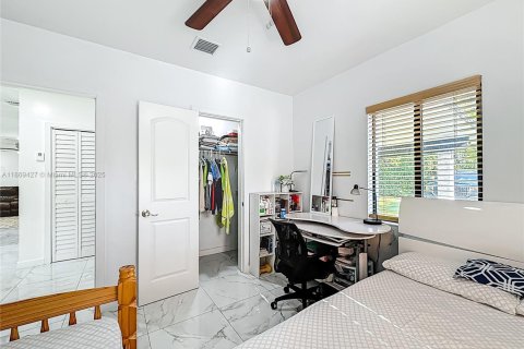 House in Miami, Florida 2 bedrooms, 85.84 sq.m. № 1928140 - photo 26