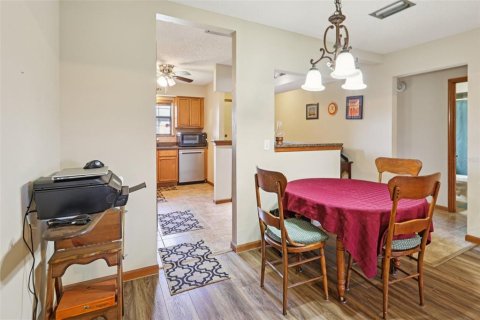 Townhouse in Eustis, Florida 2 bedrooms, 96.8 sq.m. № 1886681 - photo 9