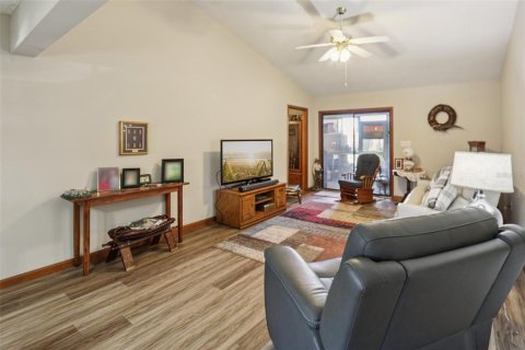 Townhouse in Eustis, Florida 2 bedrooms, 96.8 sq.m. № 1886681 - photo 6