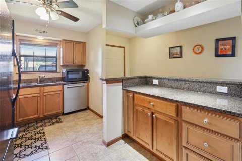 Townhouse in Eustis, Florida 2 bedrooms, 96.8 sq.m. № 1886681 - photo 16