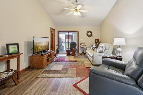 Townhouse in Eustis, Florida 2 bedrooms, 96.8 sq.m. № 1886681 - photo 8