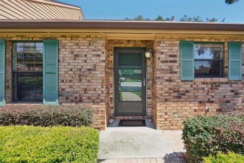 Townhouse in Eustis, Florida 2 bedrooms, 96.8 sq.m. № 1886681 - photo 4