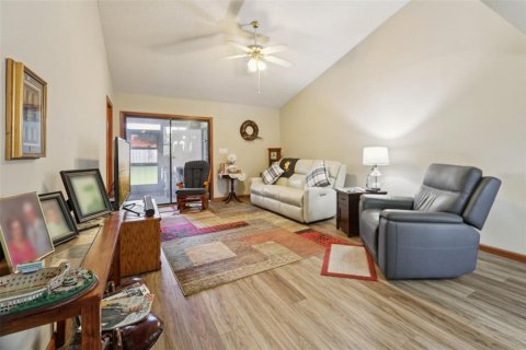 Townhouse in Eustis, Florida 2 bedrooms, 96.8 sq.m. № 1886681 - photo 5