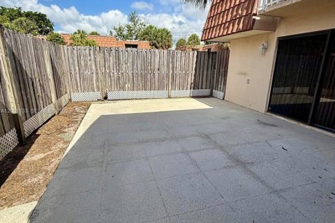 Таунхаус в Уэст-Палм-Бич, Флорида 2 спальни, 119.66м2 № 2065211