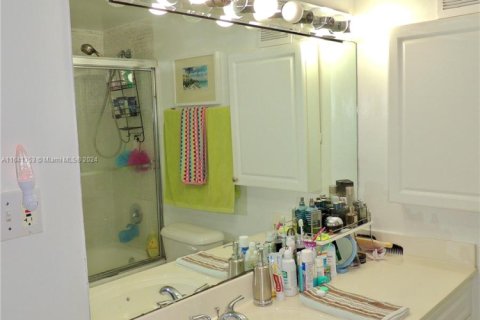 Condominio en venta en Miami Beach, Florida, 1 dormitorio, 77.76 m2 № 2022713 - foto 10