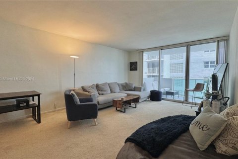 Condominio en venta en Miami Beach, Florida, 1 dormitorio, 77.76 m2 № 2022713 - foto 2