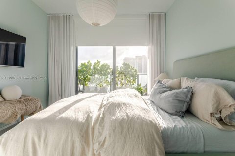 Condo in Miami, Florida, 3 bedrooms  № 1928827 - photo 19