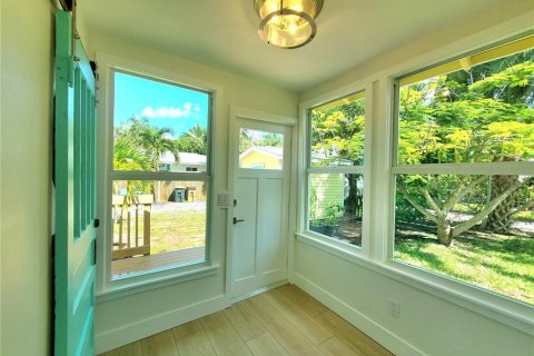 Villa ou maison à louer à Punta Gorda, Floride: 2 chambres, 72.46 m2 № 2378283 - photo 5