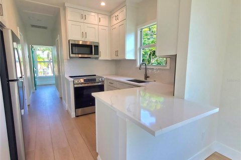 Villa ou maison à louer à Punta Gorda, Floride: 2 chambres, 72.46 m2 № 2378283 - photo 10