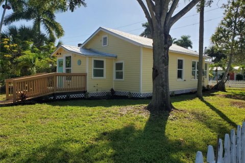 Villa ou maison à louer à Punta Gorda, Floride: 2 chambres, 72.46 m2 № 2378283 - photo 4
