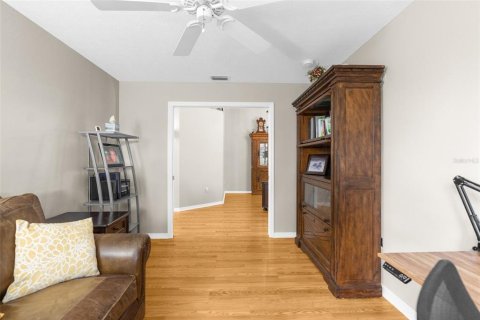 Villa ou maison à vendre à New Port Richey, Floride: 2 chambres, 147.06 m2 № 2360621 - photo 11