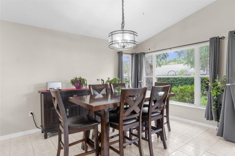 Villa ou maison à vendre à New Port Richey, Floride: 2 chambres, 147.06 m2 № 2360621 - photo 12