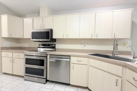 Villa ou maison à vendre à New Port Richey, Floride: 2 chambres, 147.06 m2 № 2360621 - photo 9