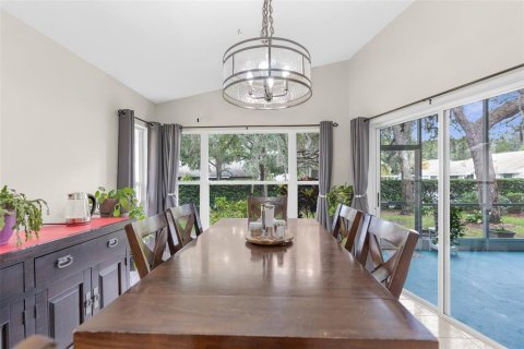 Villa ou maison à vendre à New Port Richey, Floride: 2 chambres, 147.06 m2 № 2360621 - photo 13