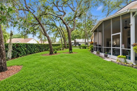 Villa ou maison à vendre à New Port Richey, Floride: 2 chambres, 147.06 m2 № 2360621 - photo 28