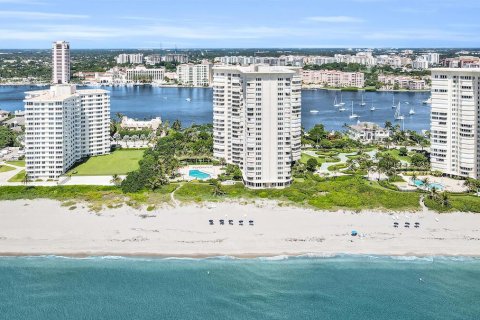 Copropriété à vendre à Boca Raton, Floride: 2 chambres, 134.34 m2 № 1009386 - photo 1