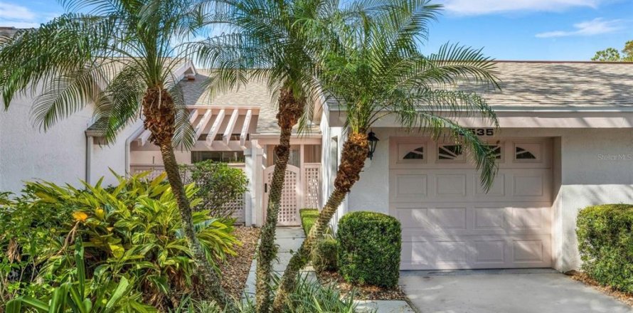 House in Sarasota, Florida 2 bedrooms, 115.29 sq.m. № 1874084