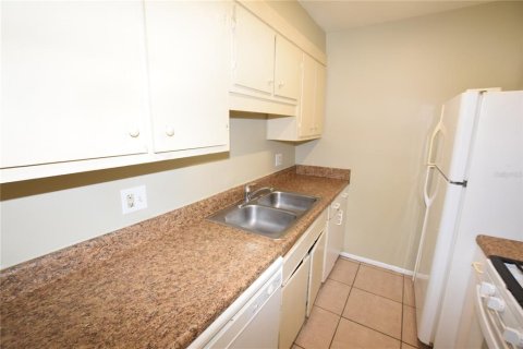 Apartamento en alquiler en Orlando, Florida, 2 dormitorios, 86.4 m2 № 1905607 - foto 9