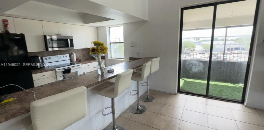 Condo in Miami, Florida, 2 bedrooms  № 2003365