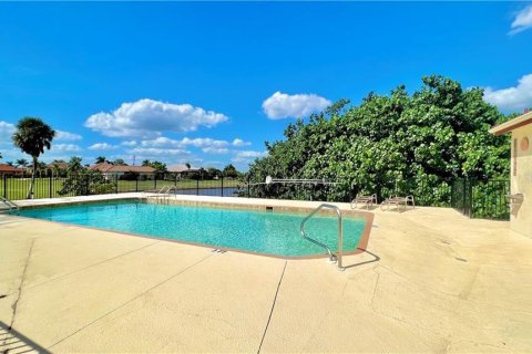 House in Punta Gorda, Florida 3 bedrooms, 146.04 sq.m. № 1537749 - photo 22