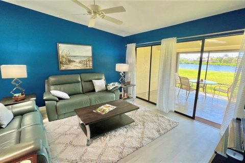 House in Punta Gorda, Florida 3 bedrooms, 146.04 sq.m. № 1537749 - photo 16