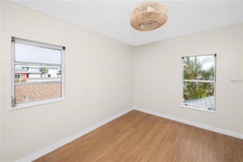 Casa en alquiler en Madeira Beach, Florida, 3 dormitorios, 124.12 m2 № 1913889 - foto 27