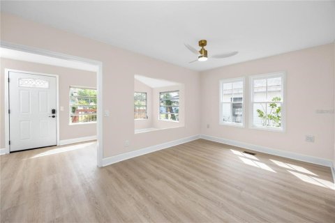 Casa en alquiler en Madeira Beach, Florida, 3 dormitorios, 124.12 m2 № 1913889 - foto 10