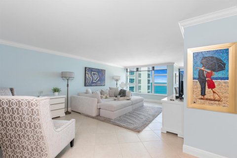 Condo in Lauderdale-by-the-Sea, Florida, 1 bedroom  № 2086644 - photo 2