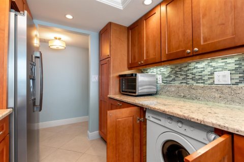 Condo in Lauderdale-by-the-Sea, Florida, 1 bedroom  № 2086644 - photo 14