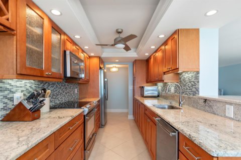 Condo in Lauderdale-by-the-Sea, Florida, 1 bedroom  № 2086644 - photo 13