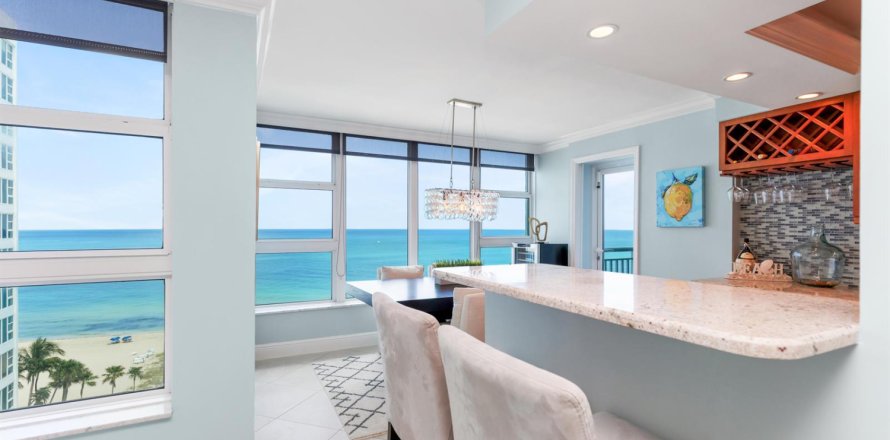 Condo in Lauderdale-by-the-Sea, Florida, 1 bedroom  № 2086644