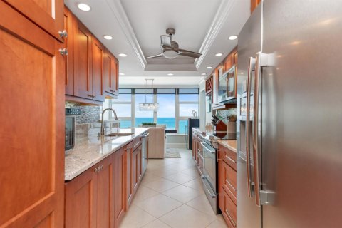 Condo in Lauderdale-by-the-Sea, Florida, 1 bedroom  № 2086644 - photo 9