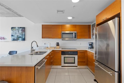 Condo in Miami, Florida, 2 bedrooms  № 1744029 - photo 7